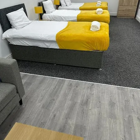 Huge Close To Centre With Free Secure Parking アパート リーズ